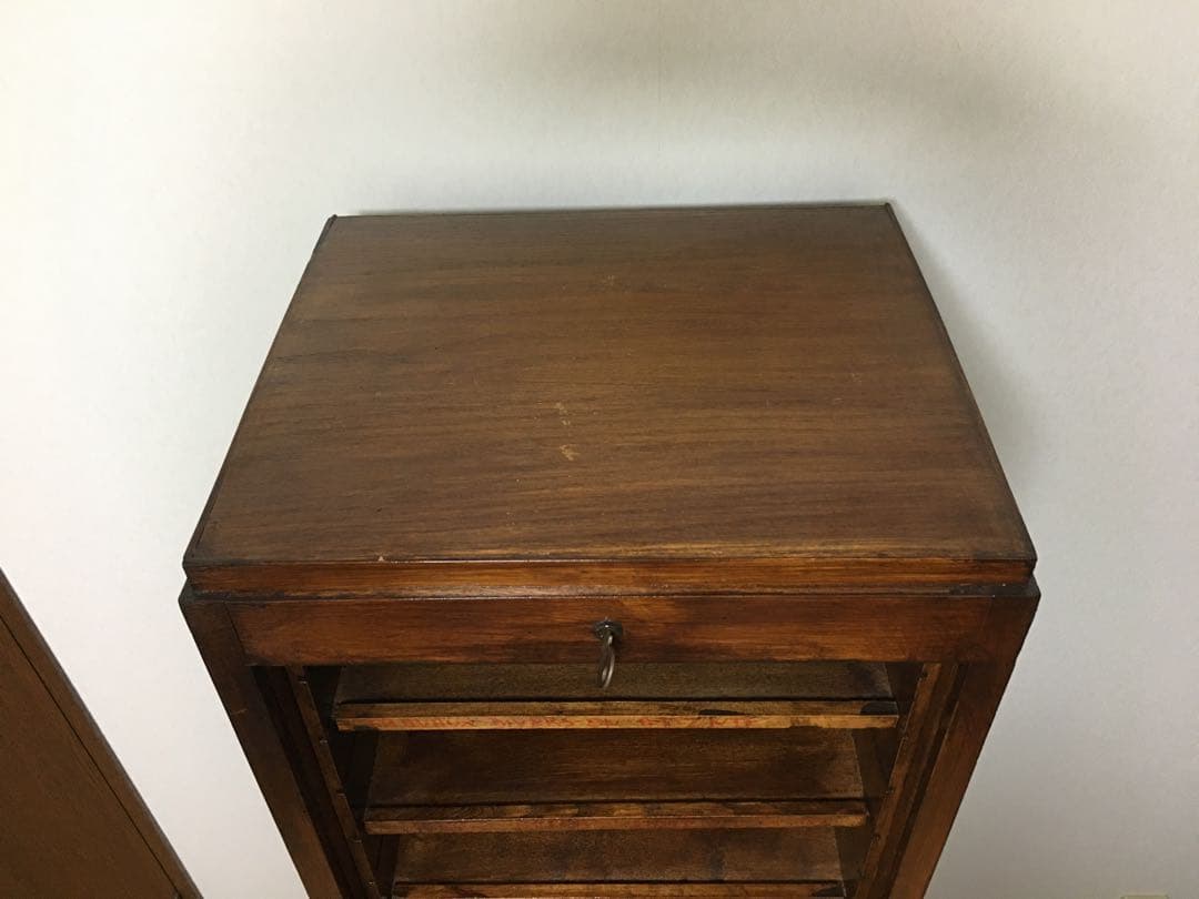 シャッター付きキャビネット　木製　店舗什器　アンティーク　ヴィンテージ棚