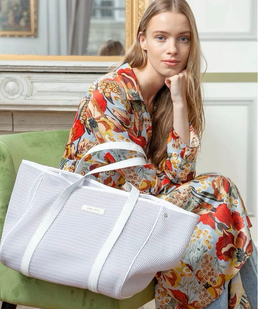 ✨現行品✨極美品q bag paris nest zip M マザーズバッグ