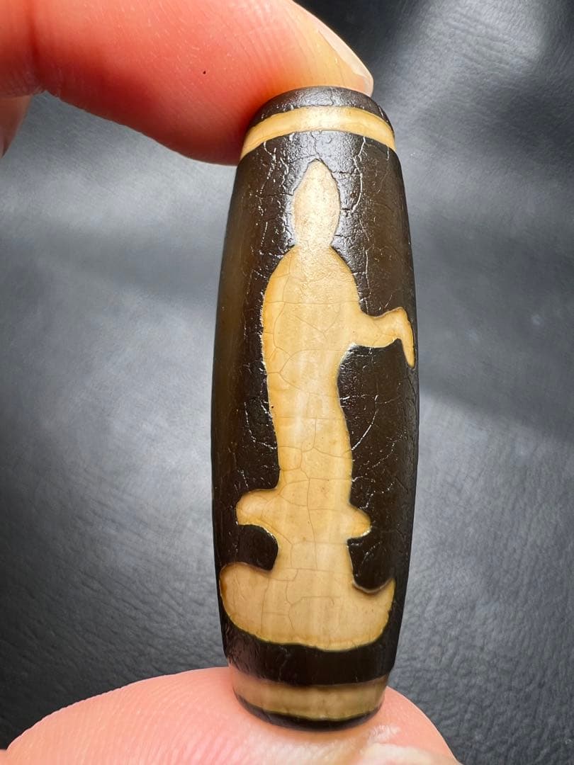 070687  火供天珠瑪瑙観音天珠　13.7*40ミリ