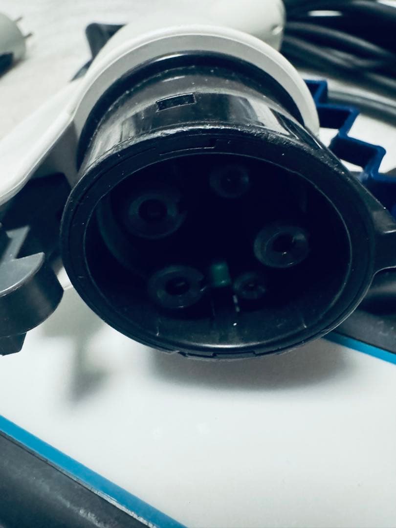 最新型番　日産リーフ充電ケーブル　 6WX0A 705