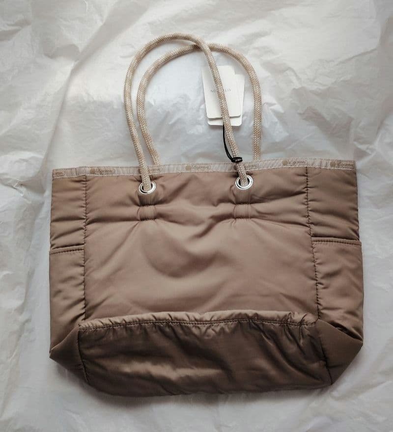 とく　ATTENTION ベージュ トートバッグと　ポーチ