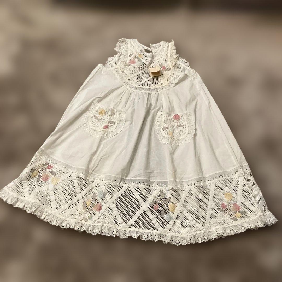 サエラ　レースエプロン