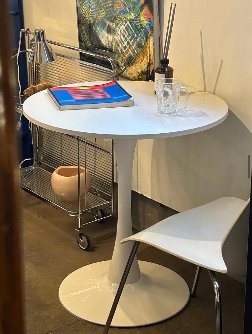 ホワイトラウンドカフェテーブル【monoroom町田】