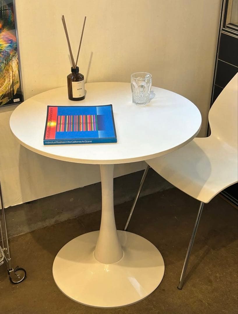 ホワイトラウンドカフェテーブル【monoroom町田】