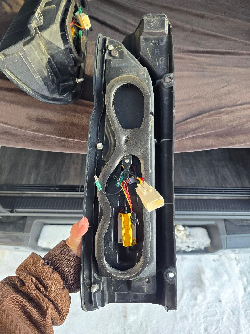 と*な様 ハイエース　テールランプ　ヴァレンティ