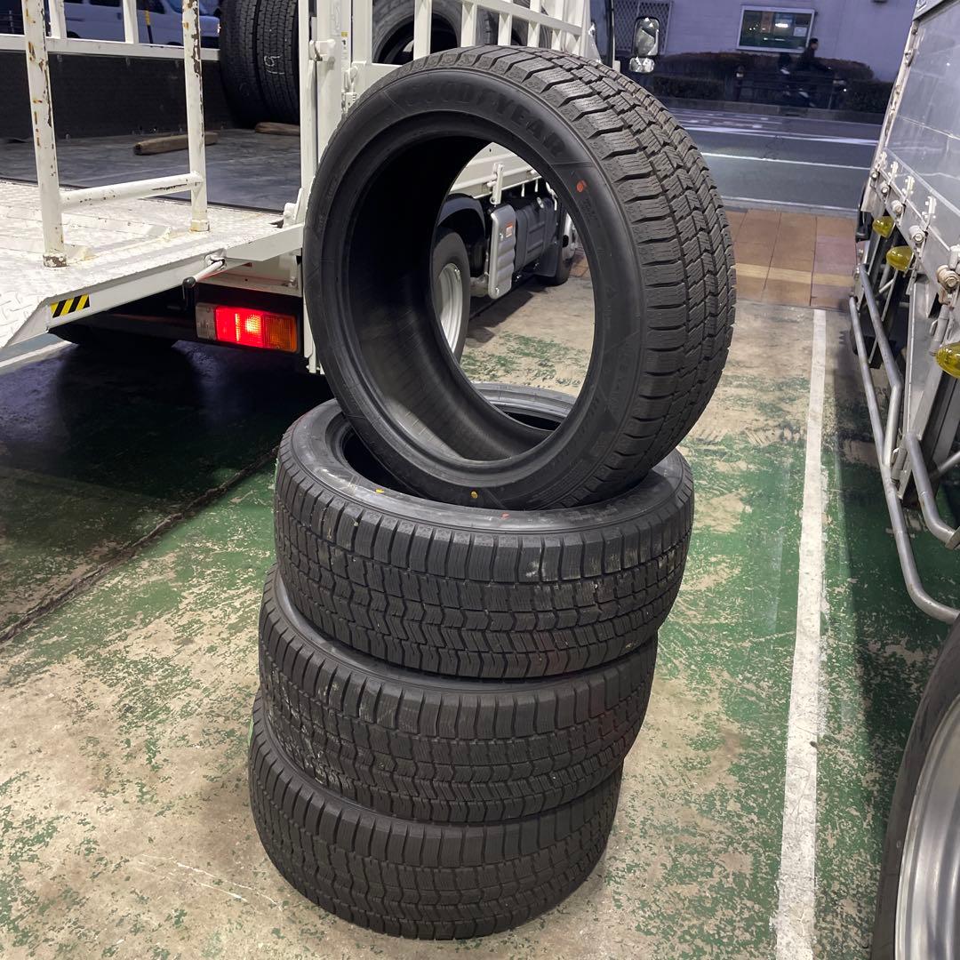 【中古スタッドレスタイヤ】235/45R18ホイールなし 4本セット