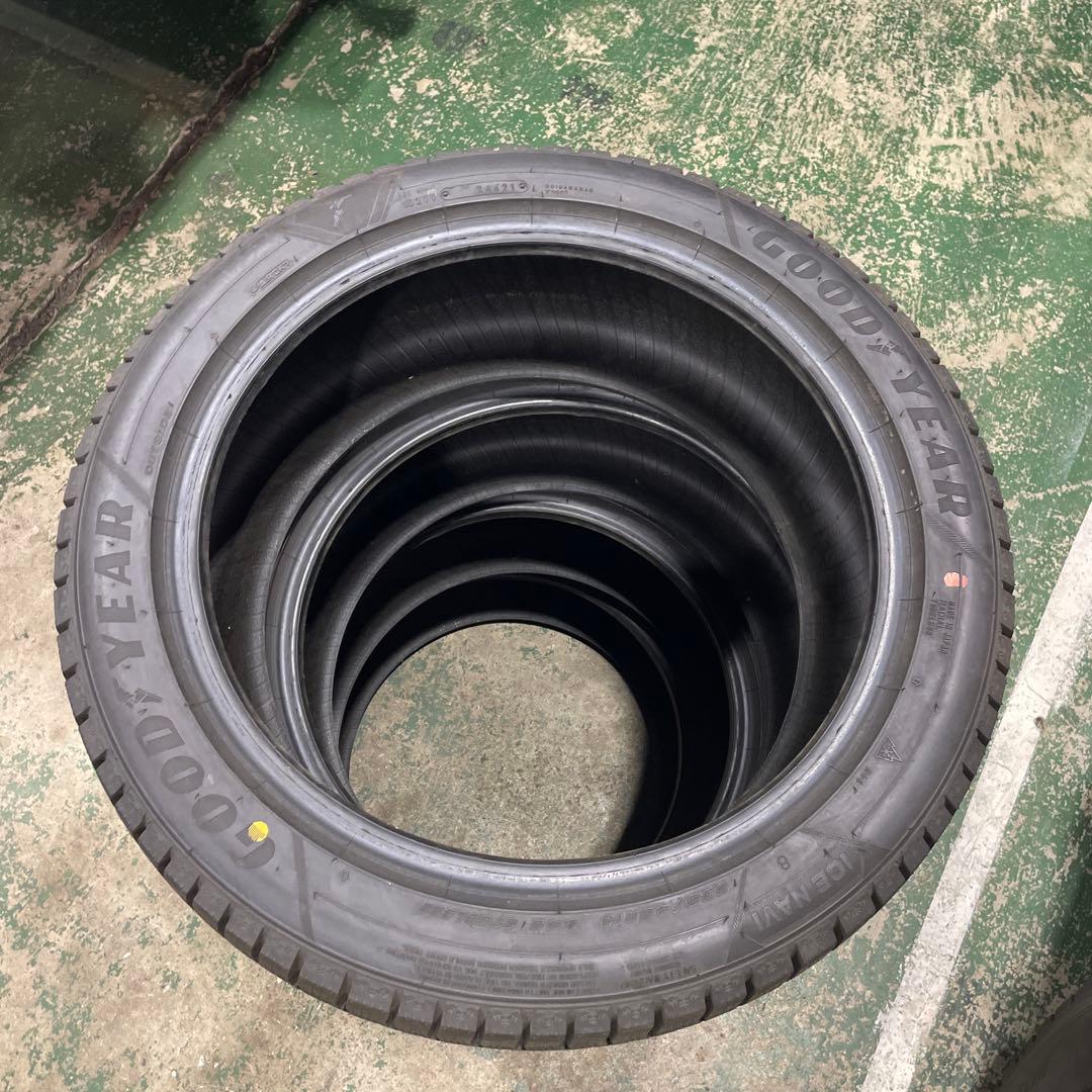 【中古スタッドレスタイヤ】235/45R18ホイールなし 4本セット