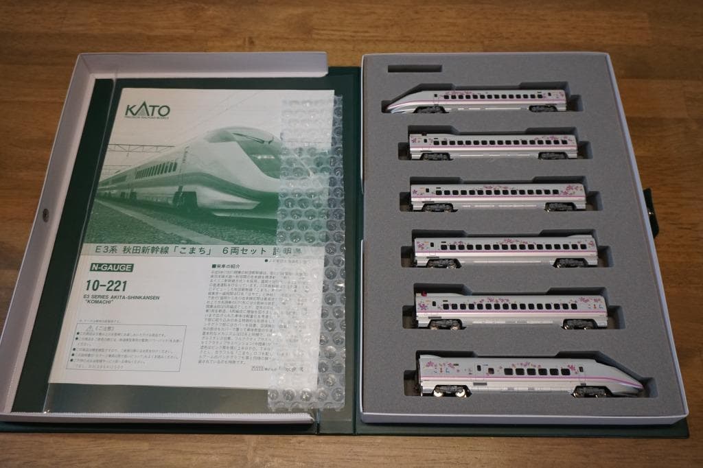 KATO E3系　秋田新幹線　30周年記念　桜ラッピング仕様　6両編成セット