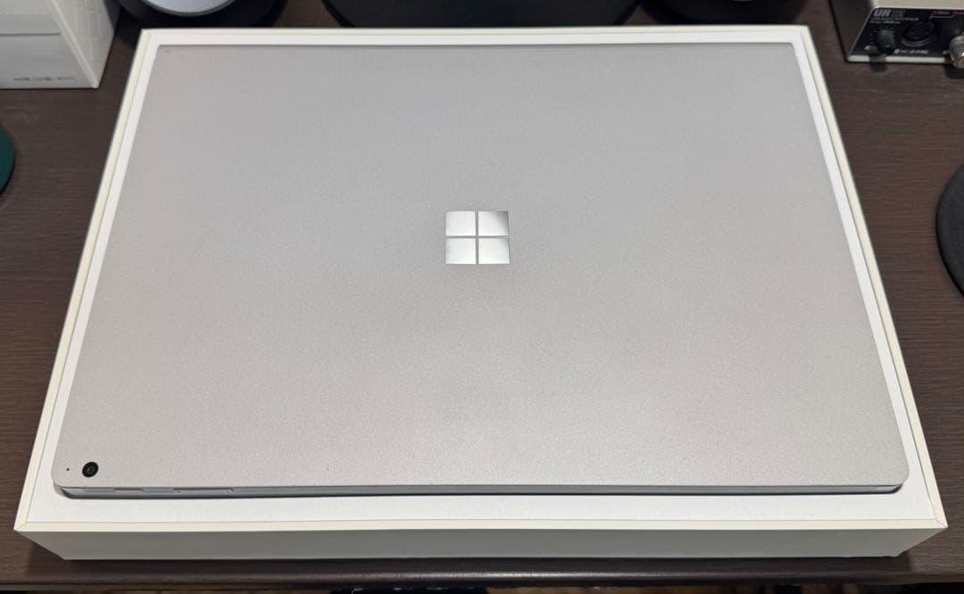 Microsoft surface book2 15インチ