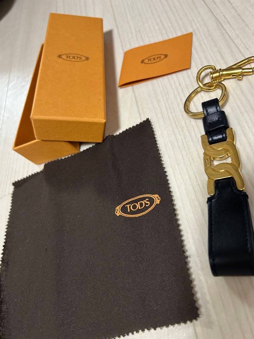鈴木便利軒 　TOD'S ブラックレザー キーホルダー