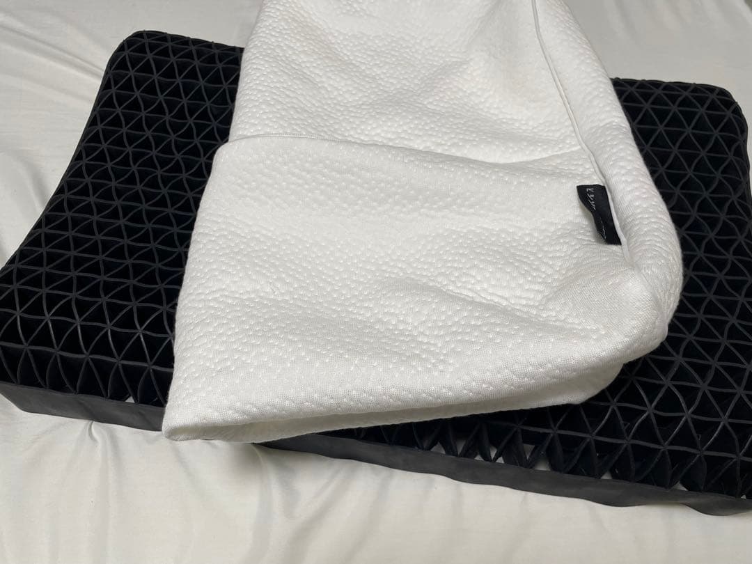 羊のいらない枕　至極　取り外しカバー付き