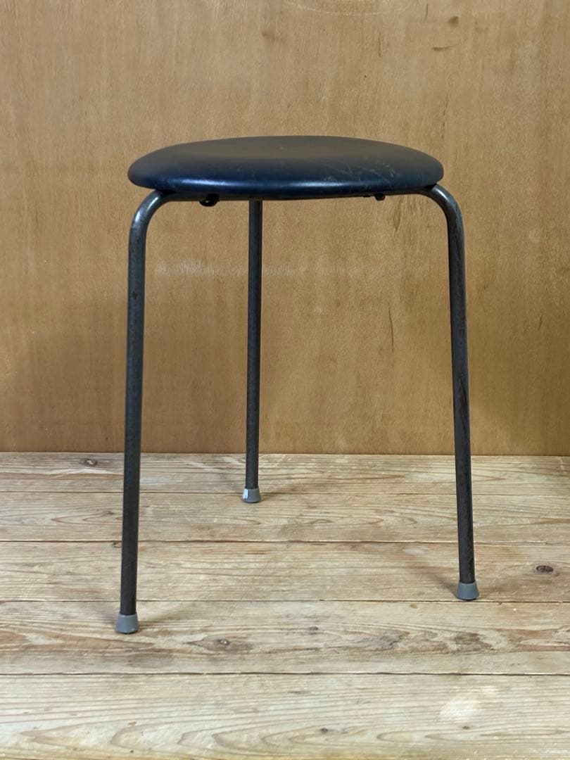 北欧　ヴィンテージ　3本脚スツール 革張り