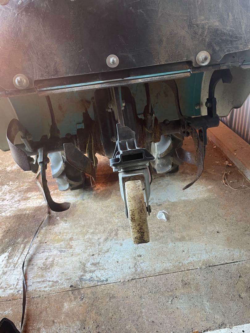 クボタ　管理機　耕運機　TRS60