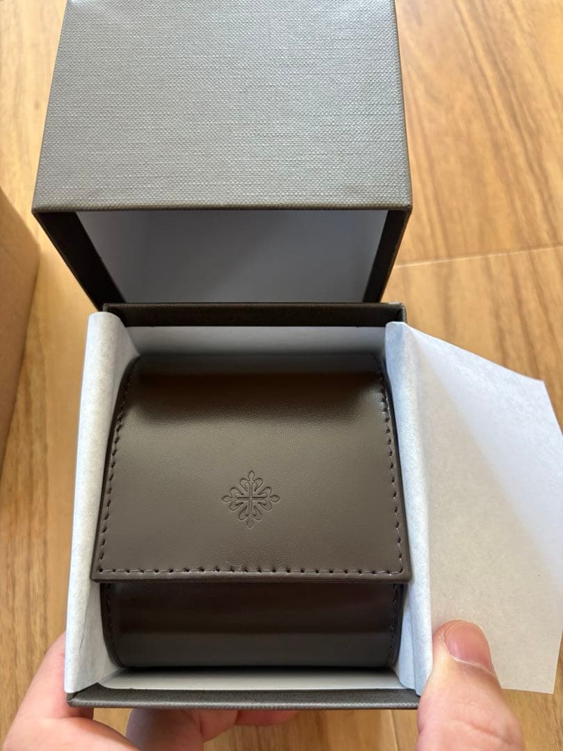 パテックフィリップ　時計ケース