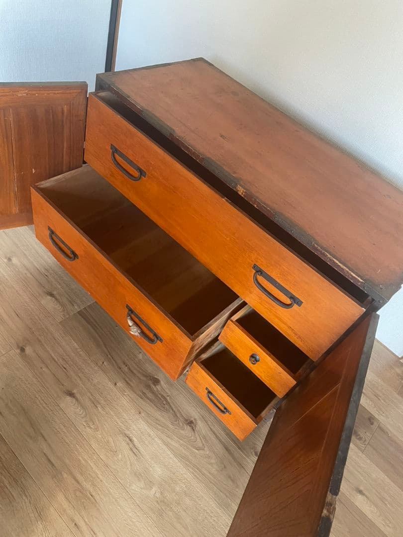 伝統的な和風木製箪笥 引き出し付きレア