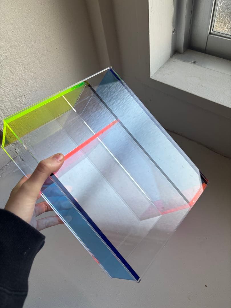 MoMA Neon Mondriベース