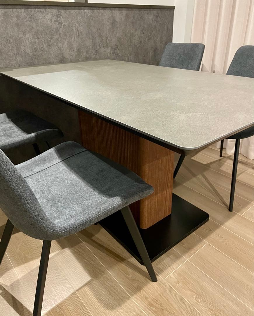 【新品】ダイニングテーブル 高級セラミック天板 モダン×シンプル／耐熱◎