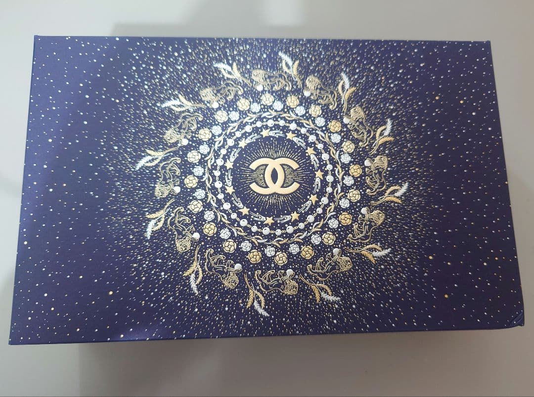 CHANEL シャネル クリスマスコフレ2025 ポーチ付き