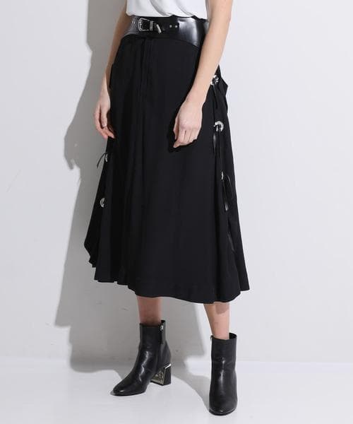 TOGA PULLA トーガプルラ バックルベルト付きスカート ブラック