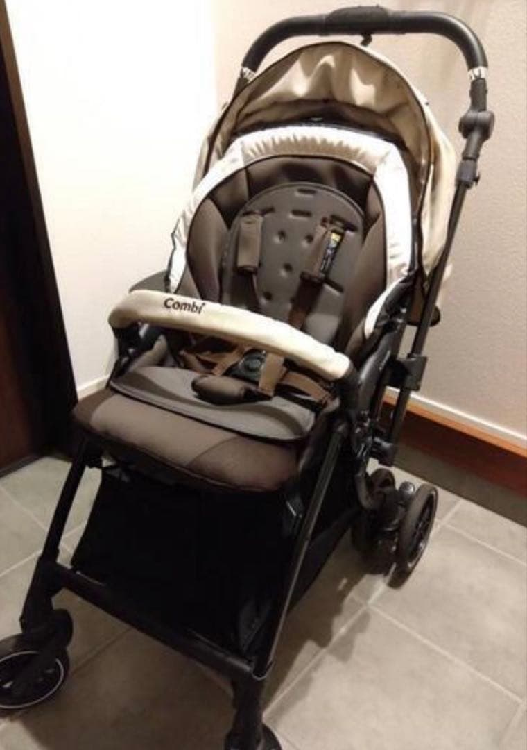 美品・使用期間1年※コンビベビーカー■スゴカルSwitch plus（説明書付）