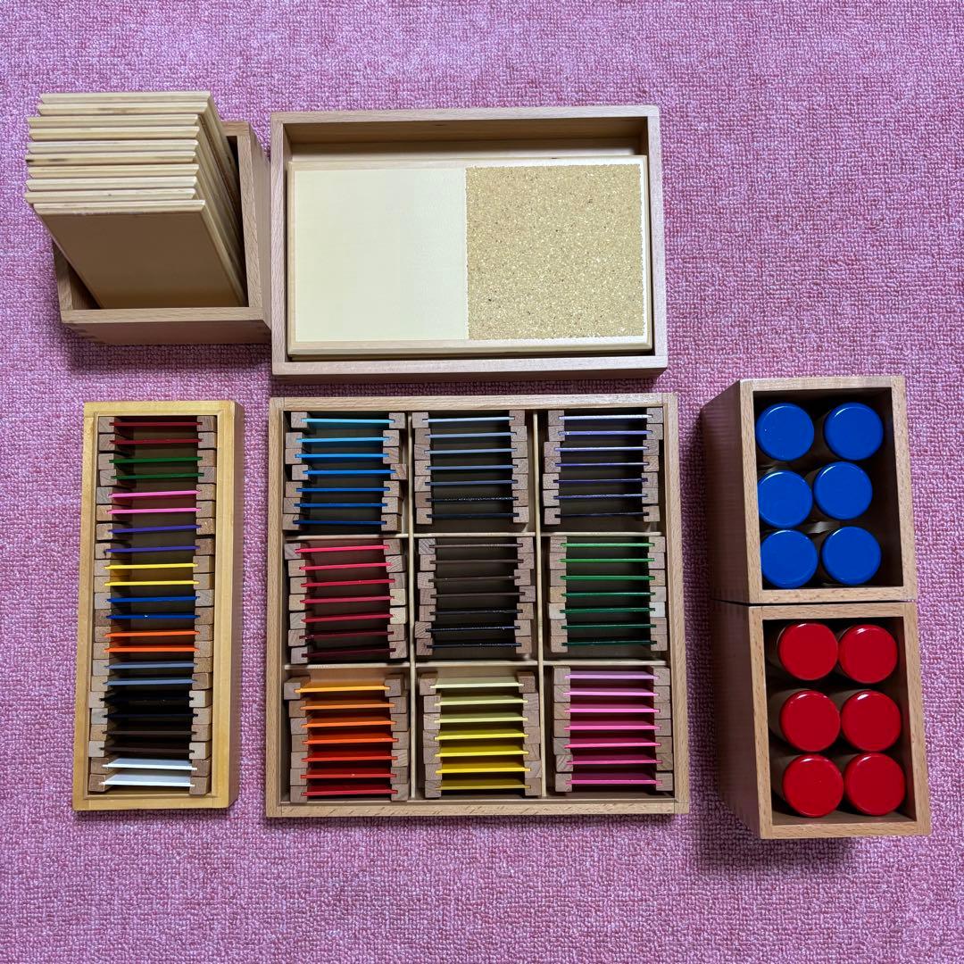 モンテッソーリ 感覚教具まとめ売り　雑音筒　触覚板1&2 色板第二&第三の箱