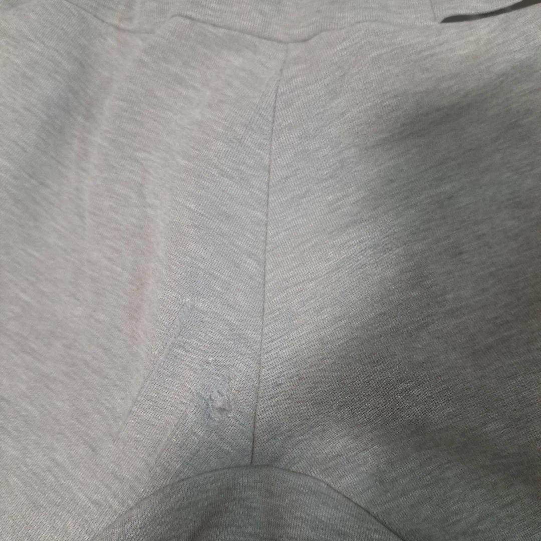 NIKE　テックフリースグレー