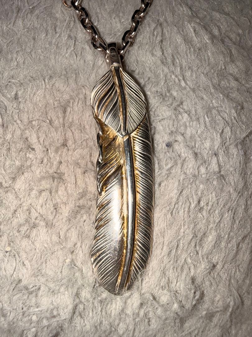 ゴローズ　上銀特大フェザー　右向き