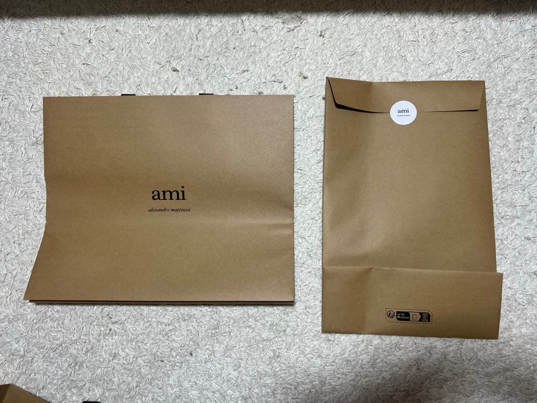 AMI PARIS (アミパリス) ワンポイントロゴフルジップ パーカー グレー