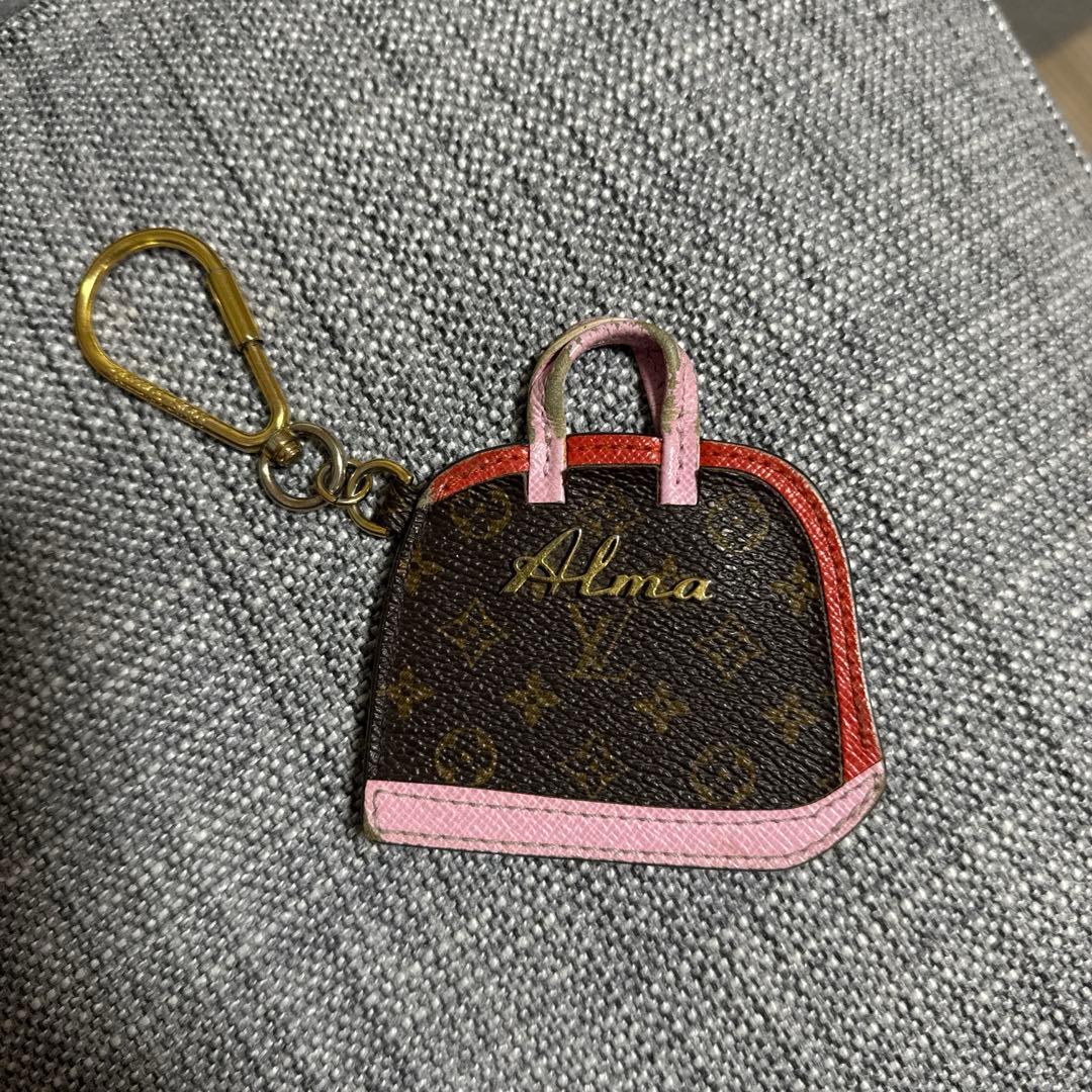Louis Vuitton Alma キーホルダー