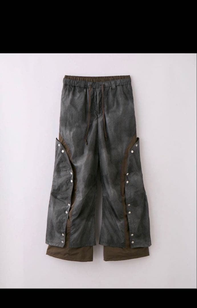 GRANCY ボタンレイヤードデザインナイロンパンツ