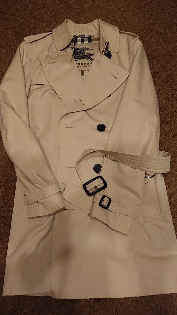 未使用44 バーバリーロンドントレンチコートケンジントン ストーン ベルト汚れ有