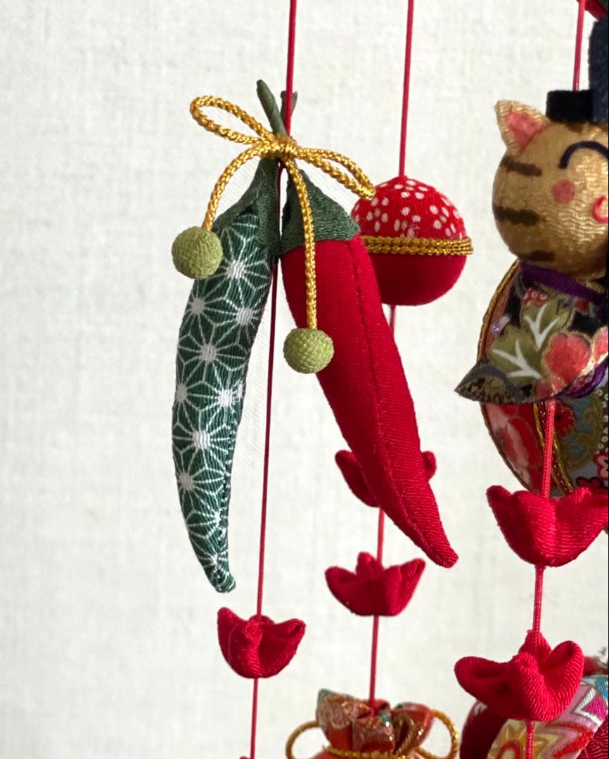 鞠と猫ちゃんの吊るし雛(三人官女付き)