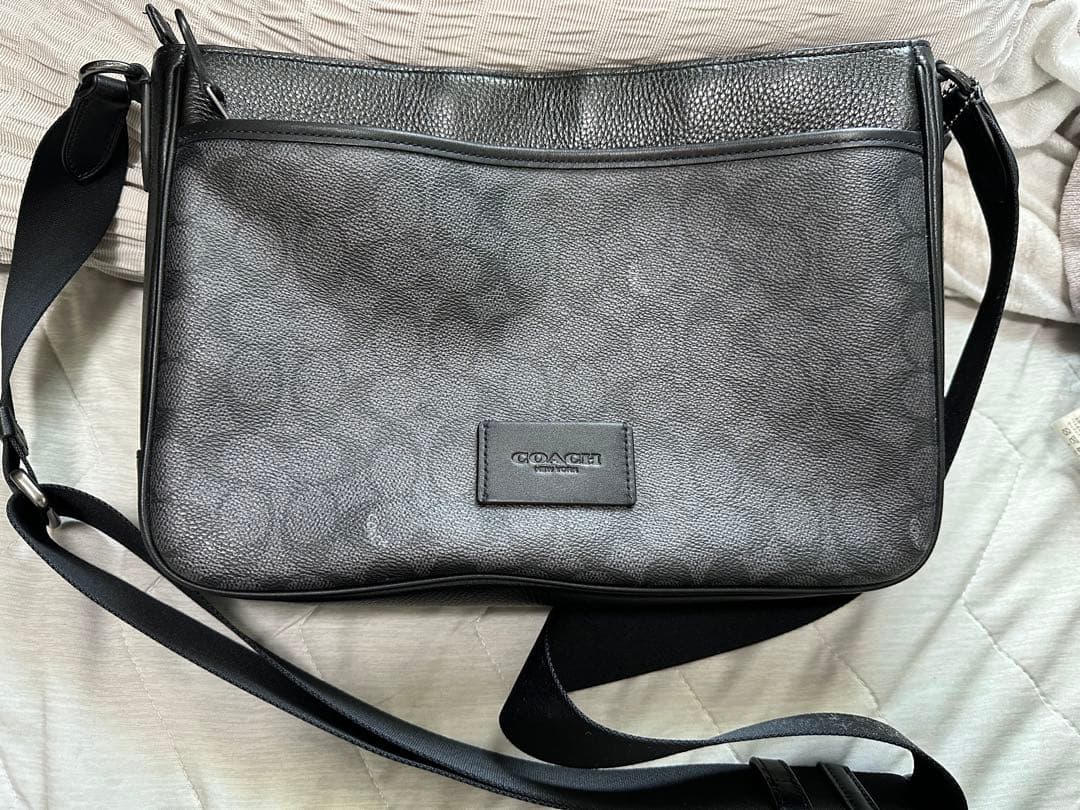 Coach ブラック レザー メッセンジャーバッグ