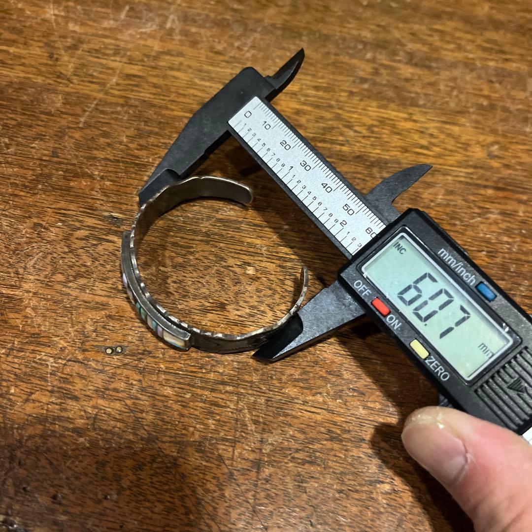 ヴィンテージスターリングシルバー　ズニ族 バングル