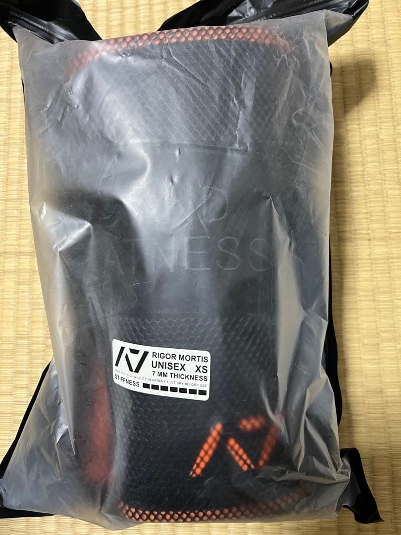 新品未使用A7プロ系ニースリーブ　XS