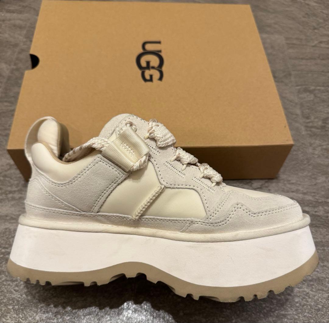 美品 UGG アストロメル 24 7 5 38 JSM アイボリー