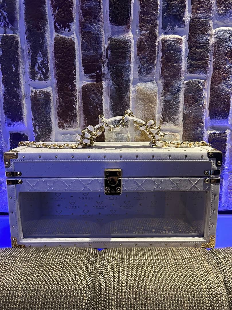 エンジェルシャンパンホリデーエディションレザージップタイプ 2024 空き箱