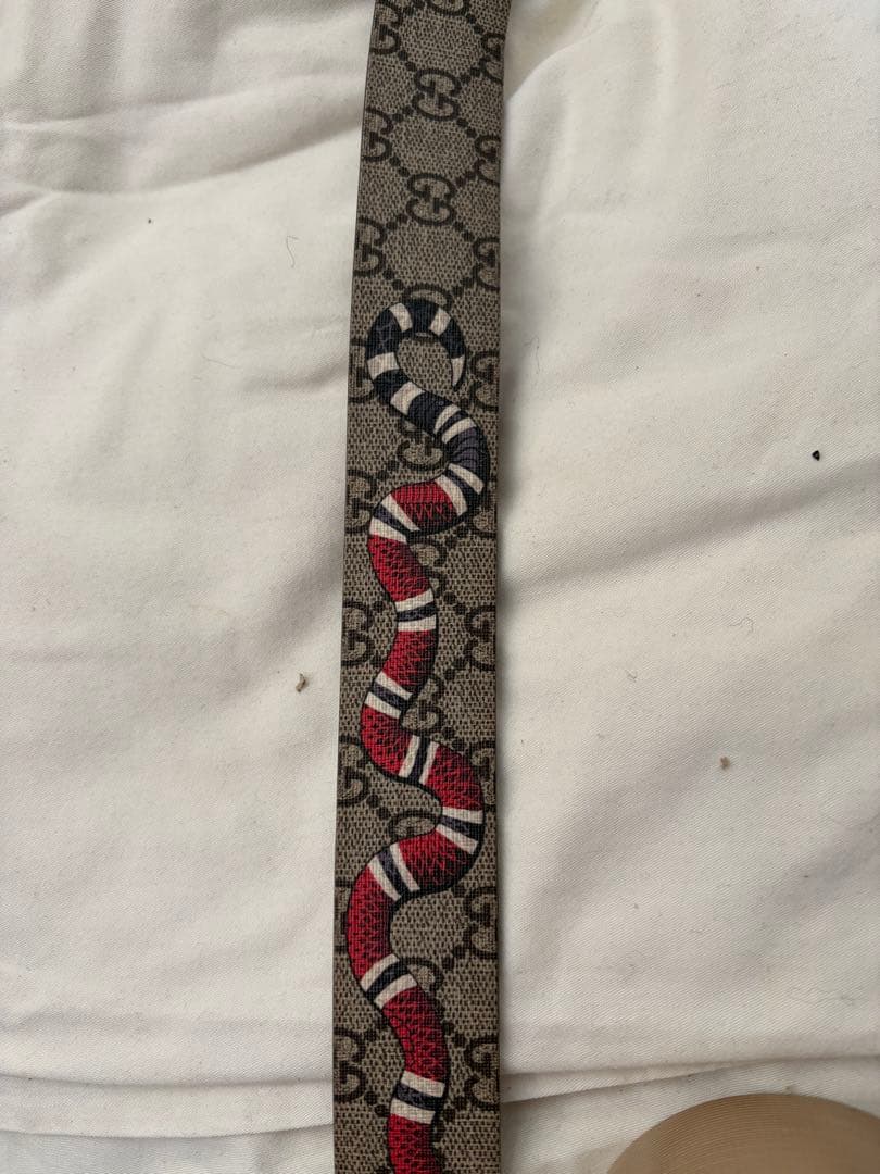 グッチ スネークプリントGGベルト ベージュ