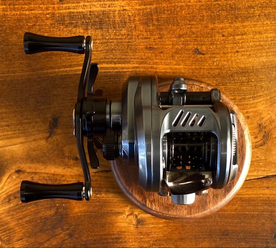 ベイトフィネス　丸型　ベイトリール　渓流釣り　バス釣り　30φ レフトハンドル