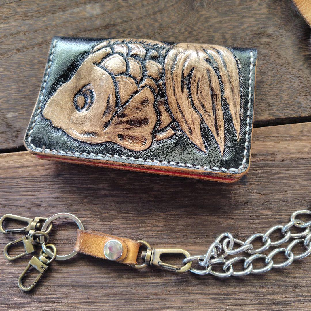 ミドルサイズ トラッカーウォレット 黒×赤 金魚(74)