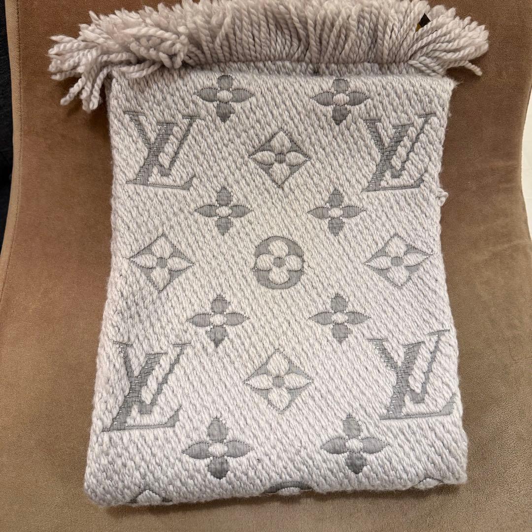 Louis Vuitton グレー マフラー モノグラム