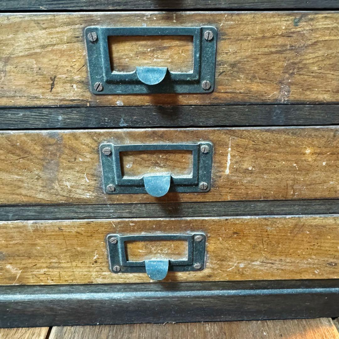 昭和　ビンテージ　雰囲気のある木製引き出し　アンティーク　レトロ　棚