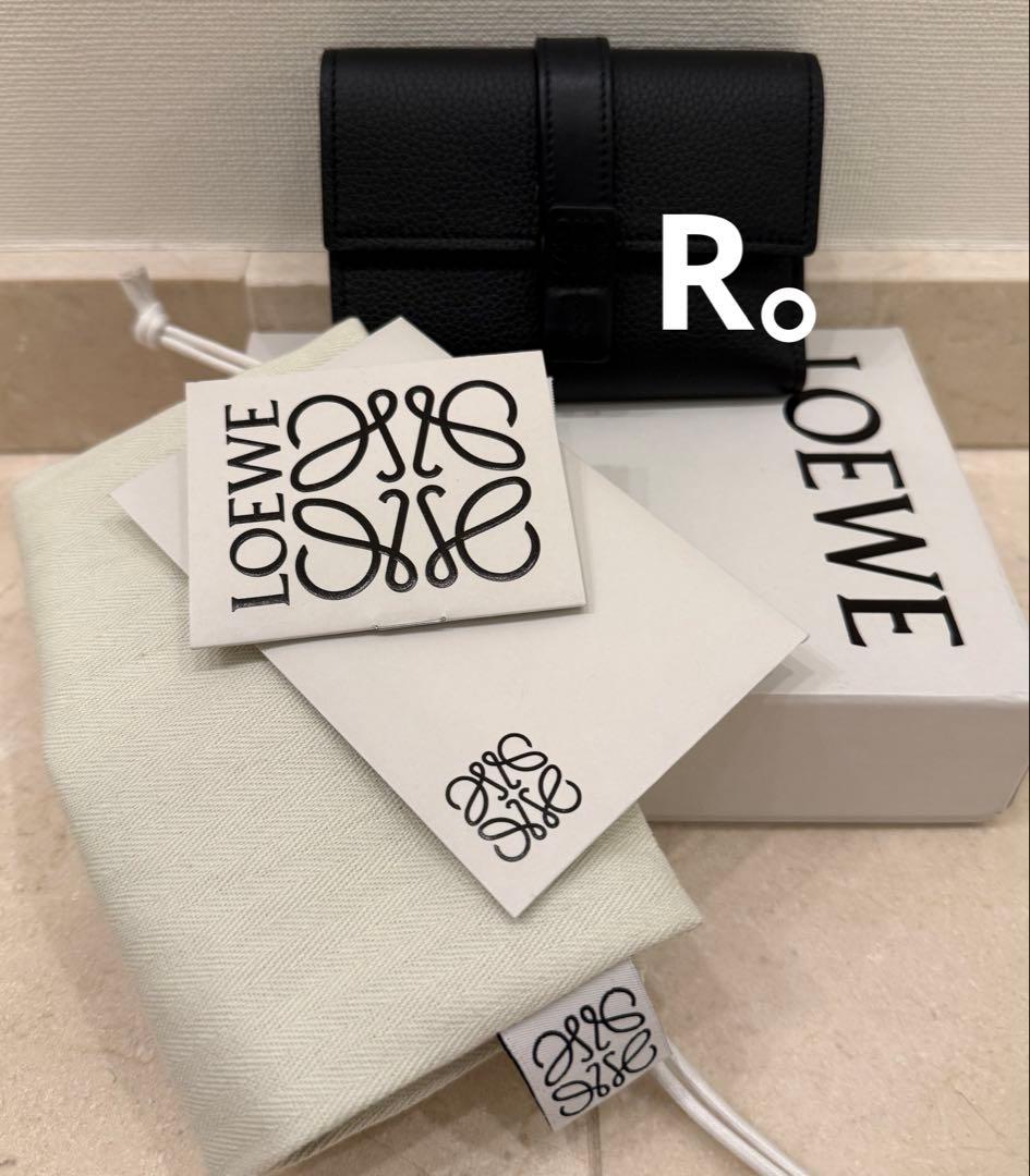 LOEWE バーティカル ウォレット スモール　三つ折り財布