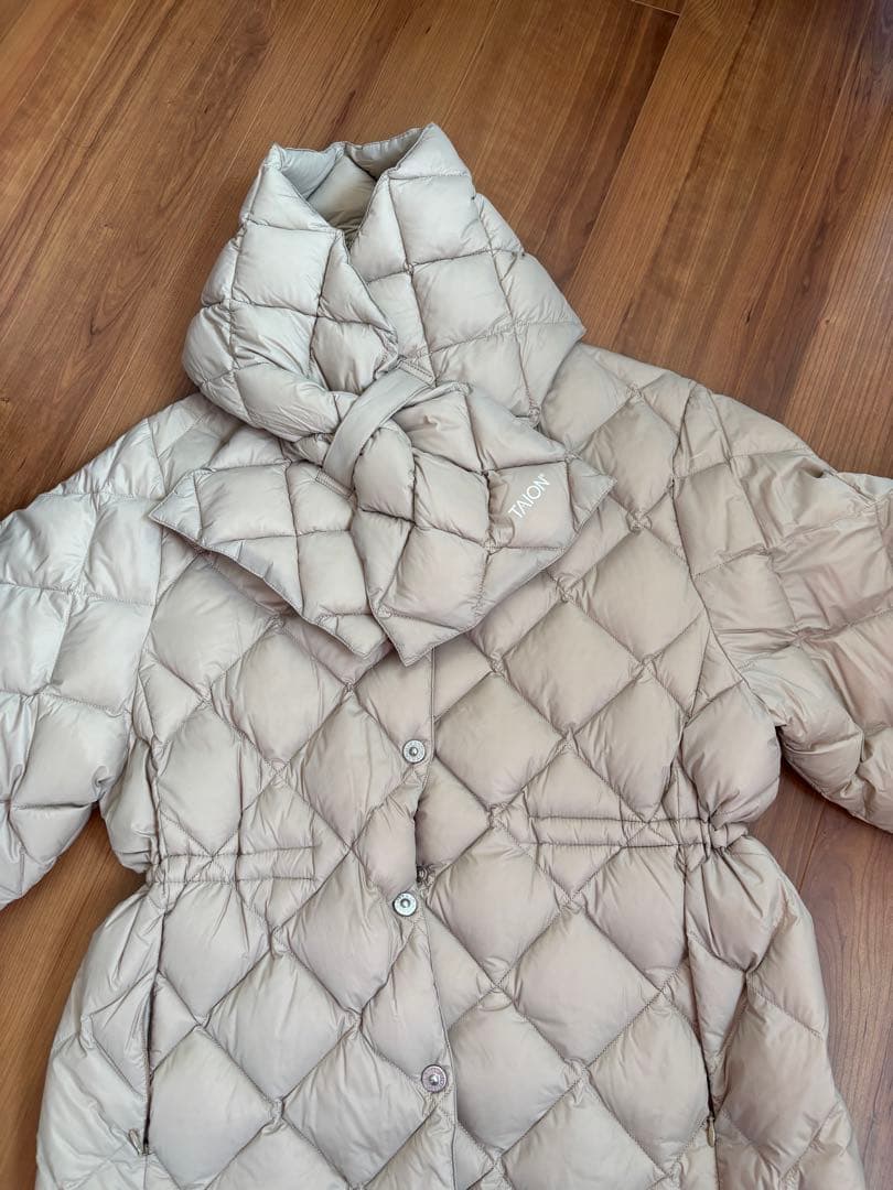 TAION 別注 ダウンマフラー付 クルーネックミドルダウン ナノユニバース