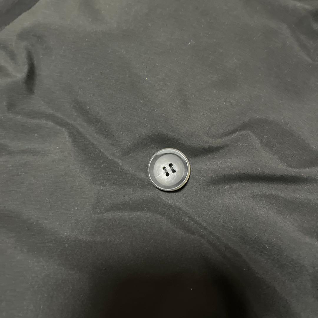 １月末までお値引き中。人気cyan tokyoブラックダウンベスト　ダウン80%