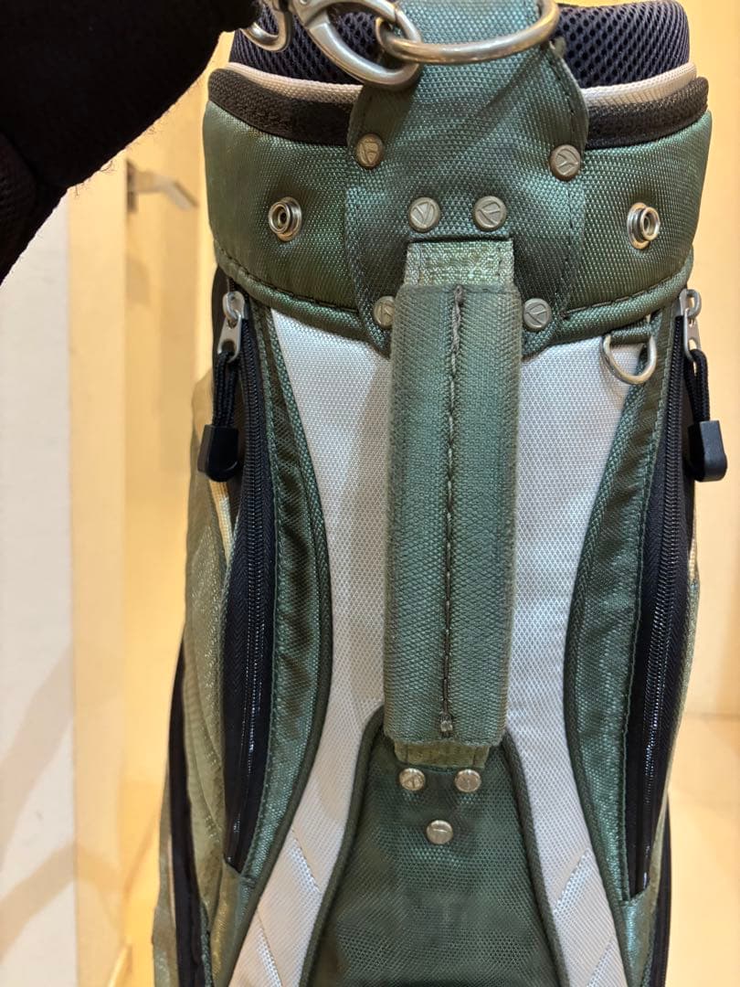 TaylorMade ゴルフバッグ・キャディバッグ　カーキ