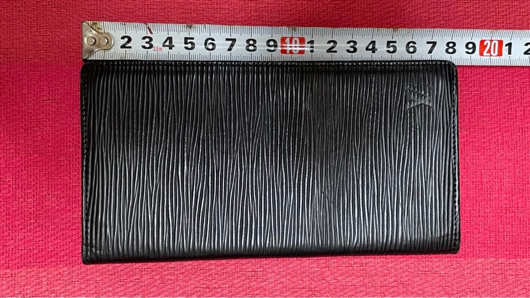 LOUIS VUITTON ルイヴィトン 長財布 エピ　中古