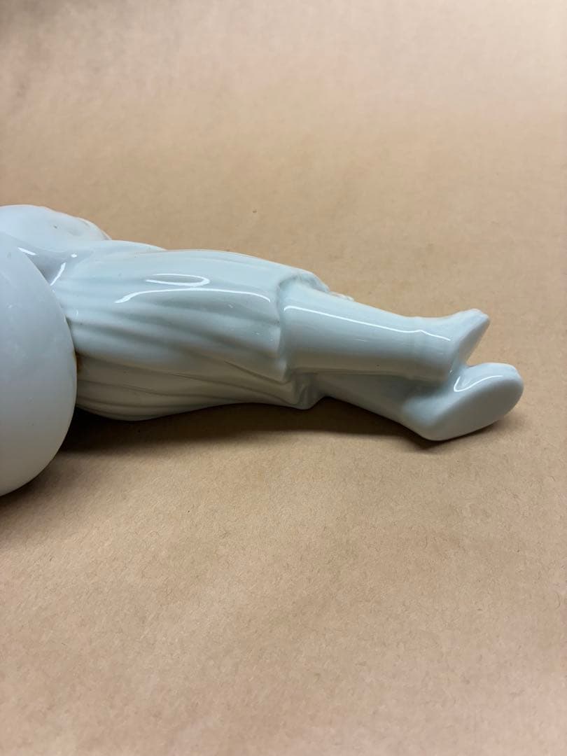 白磁　僧侶　陶器　置物