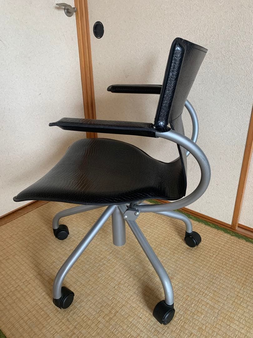 廃盤モデル　希少　カリモク　クロコ 合成皮革製