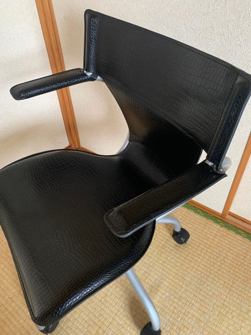 廃盤モデル　希少　カリモク　クロコ 合成皮革製